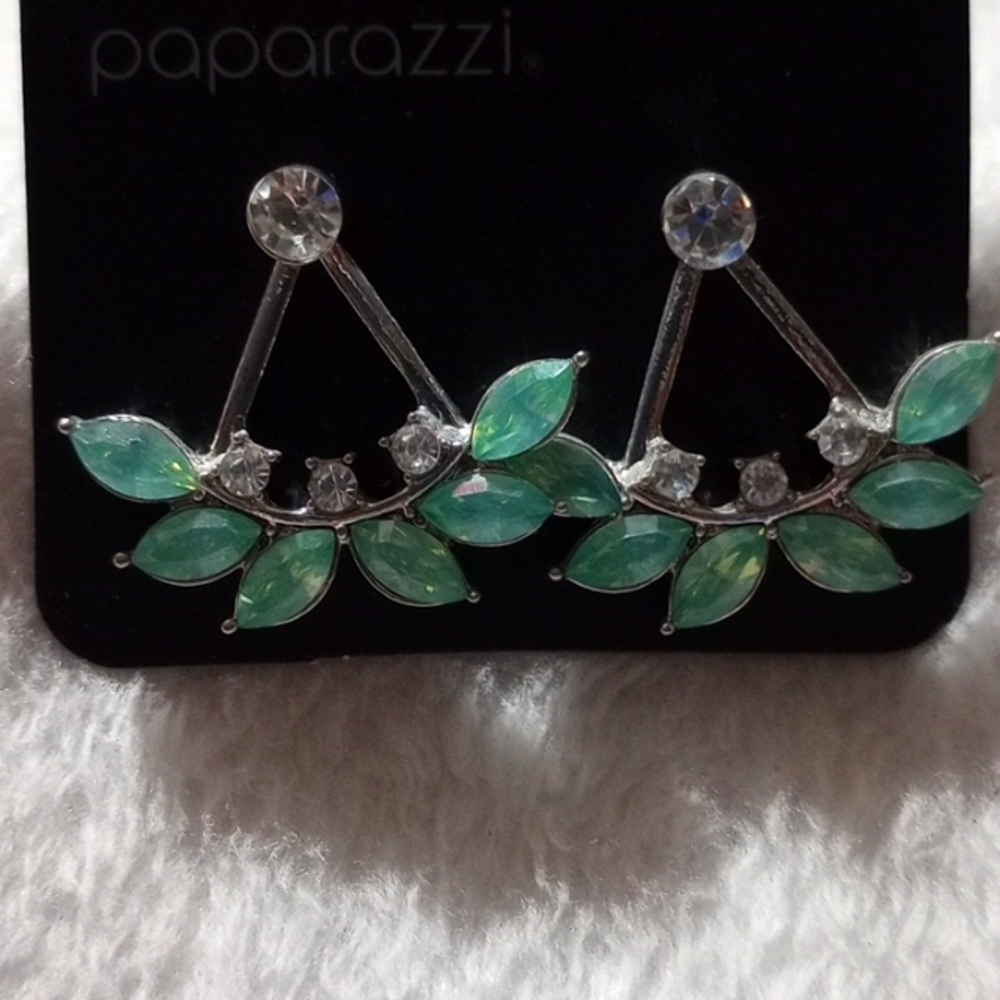 💐Green Teardrop Style Design Earrings💐